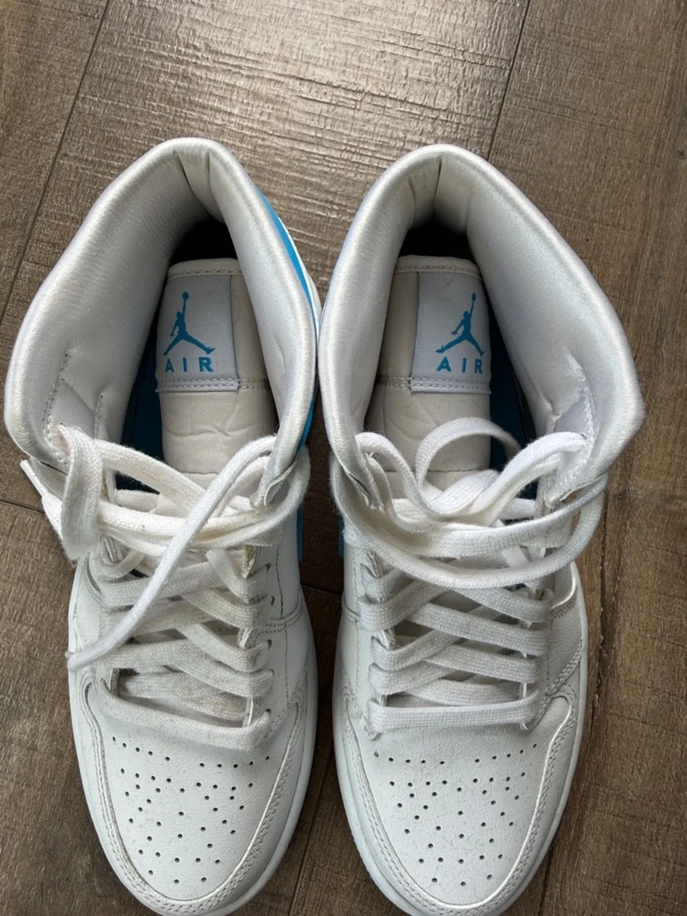 Nike Air Jordan 1 Mid UNC White Blue Women’s Sneakers Size 7